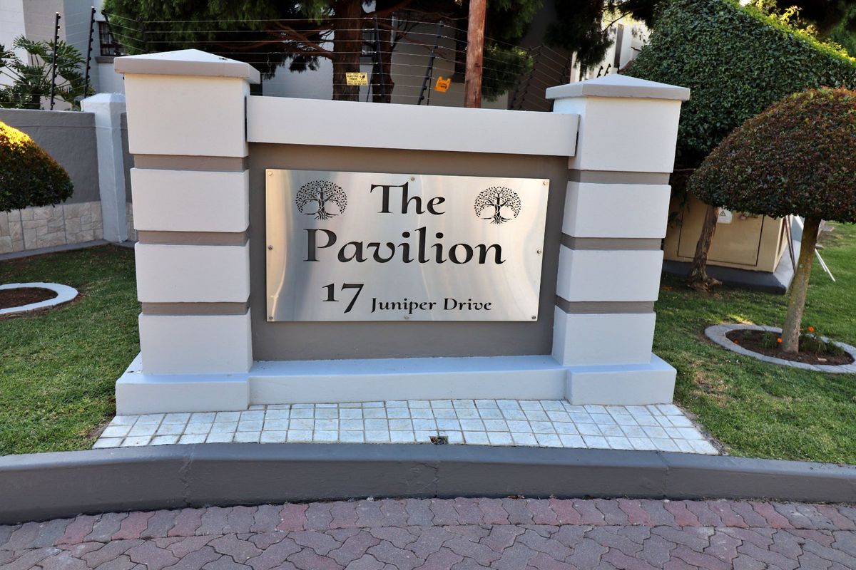 Spacious 1-Bedroom Flat with Study in Secure Complex - Photo 2