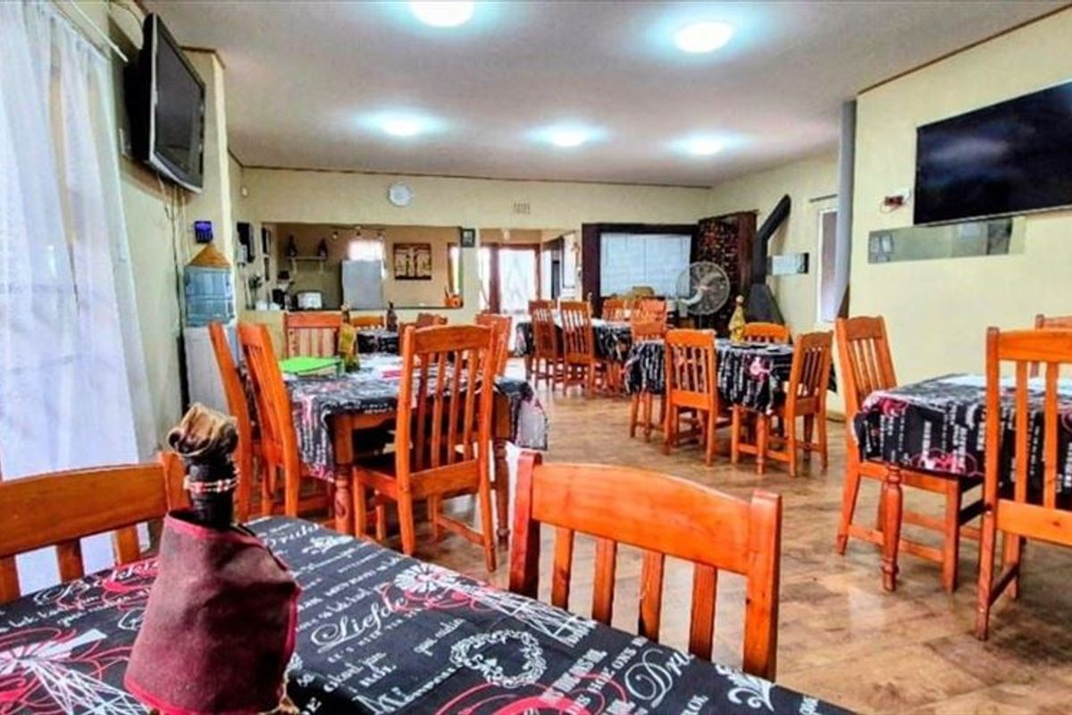 Grand 9-Bedroom Home - Photo 2