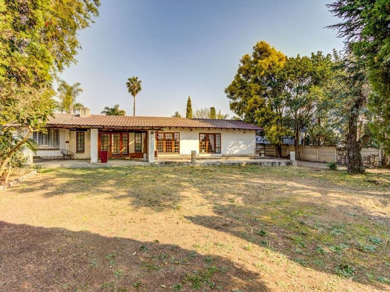 Spacious 3-Bedroom Family Home with Versatile Living - Photo 3