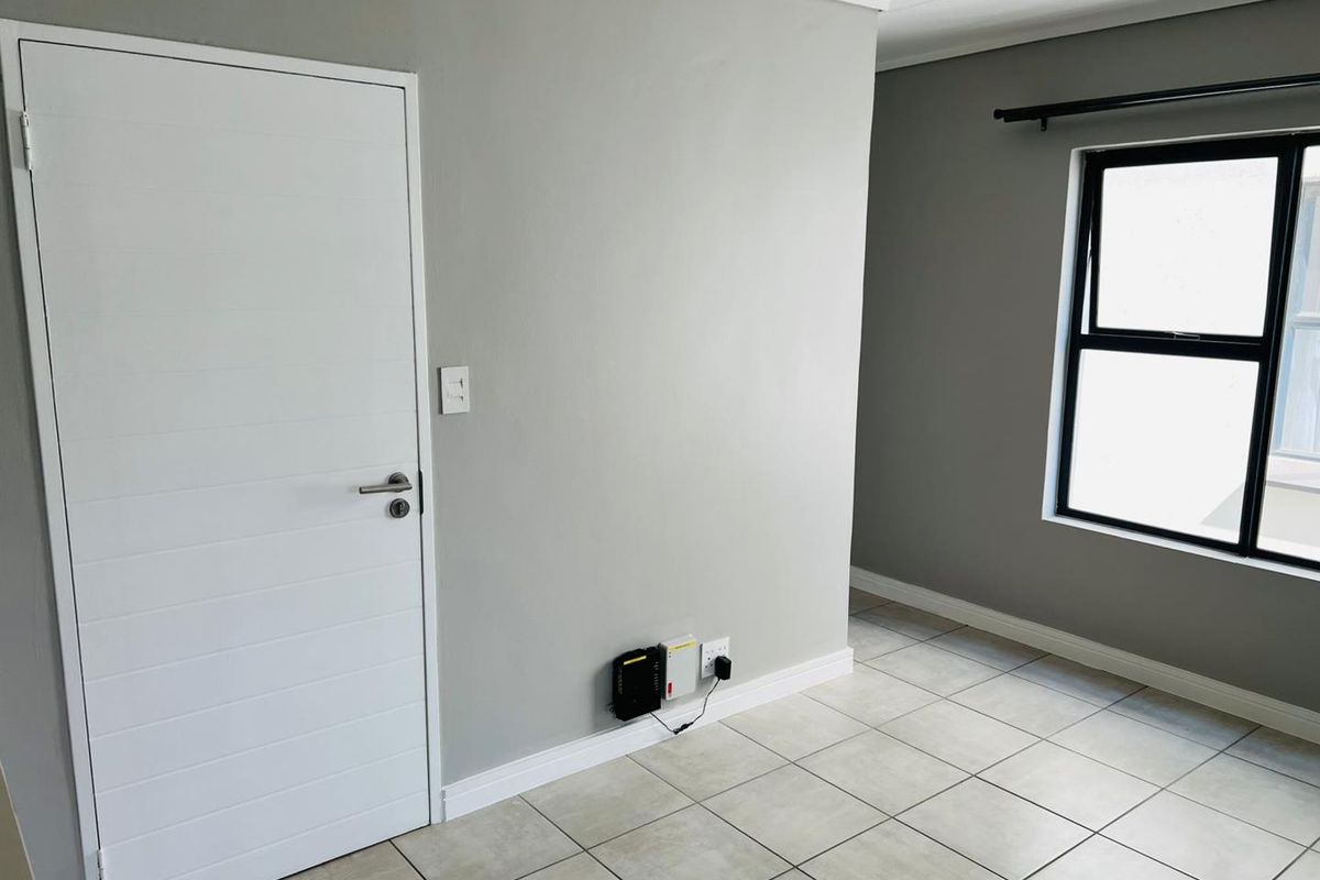 1 BEDROOM AND 1 BATHROOM APARTMENT FOR SALE IN LINBRO PARK!! CALL US NOW - Photo 4