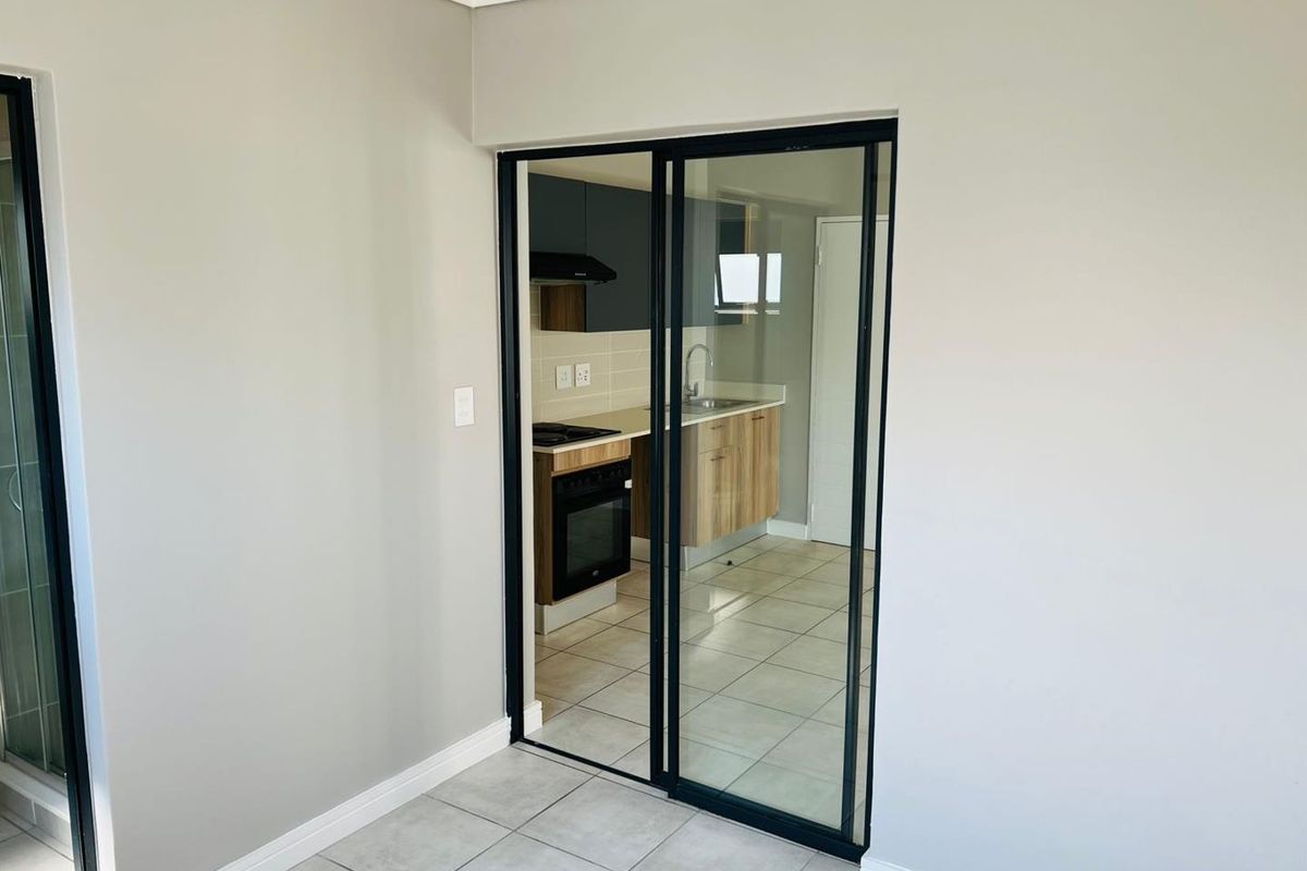 1 BEDROOM AND 1 BATHROOM APARTMENT FOR SALE IN LINBRO PARK!! CALL US NOW - Photo 3