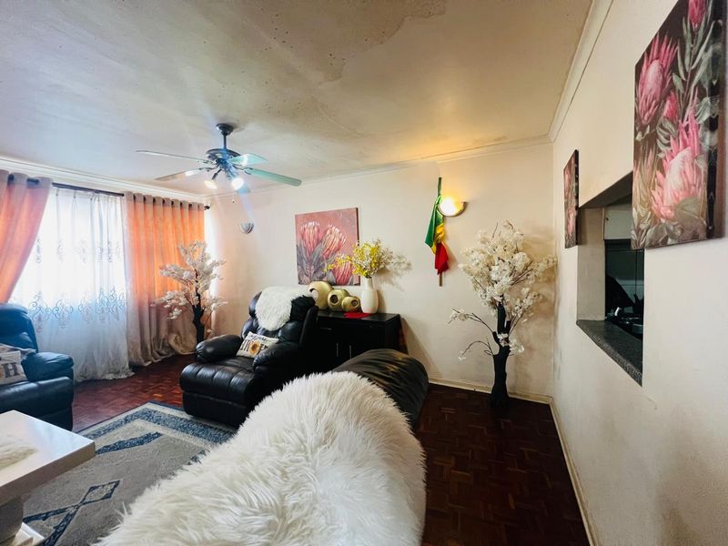 2 Bedrooms, 2 Bathrooms Apartment For Sale In Durban Central, Durban  - Photo 3