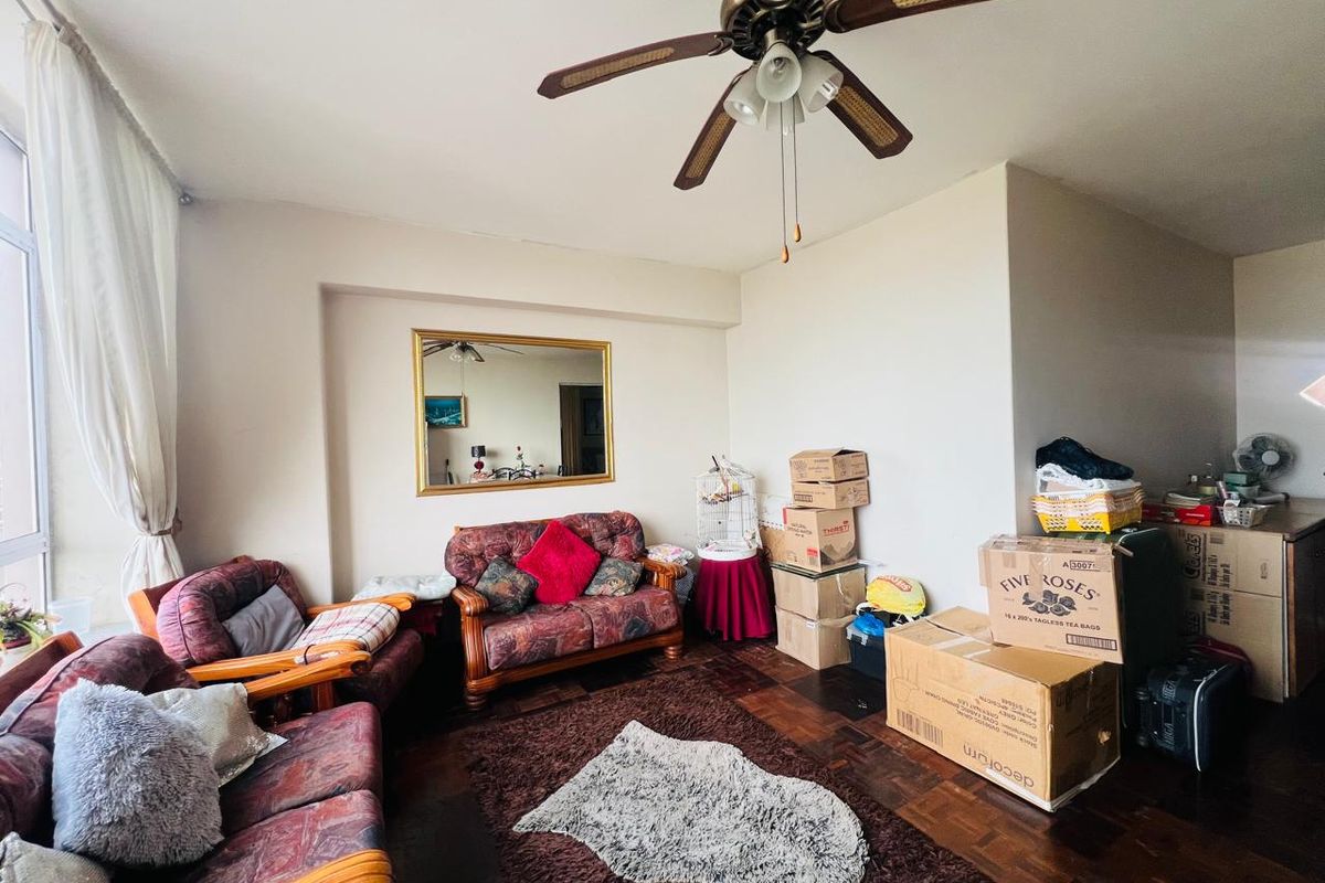 A Studio Apartment For Sale In Durban Central, Durban - Photo 3