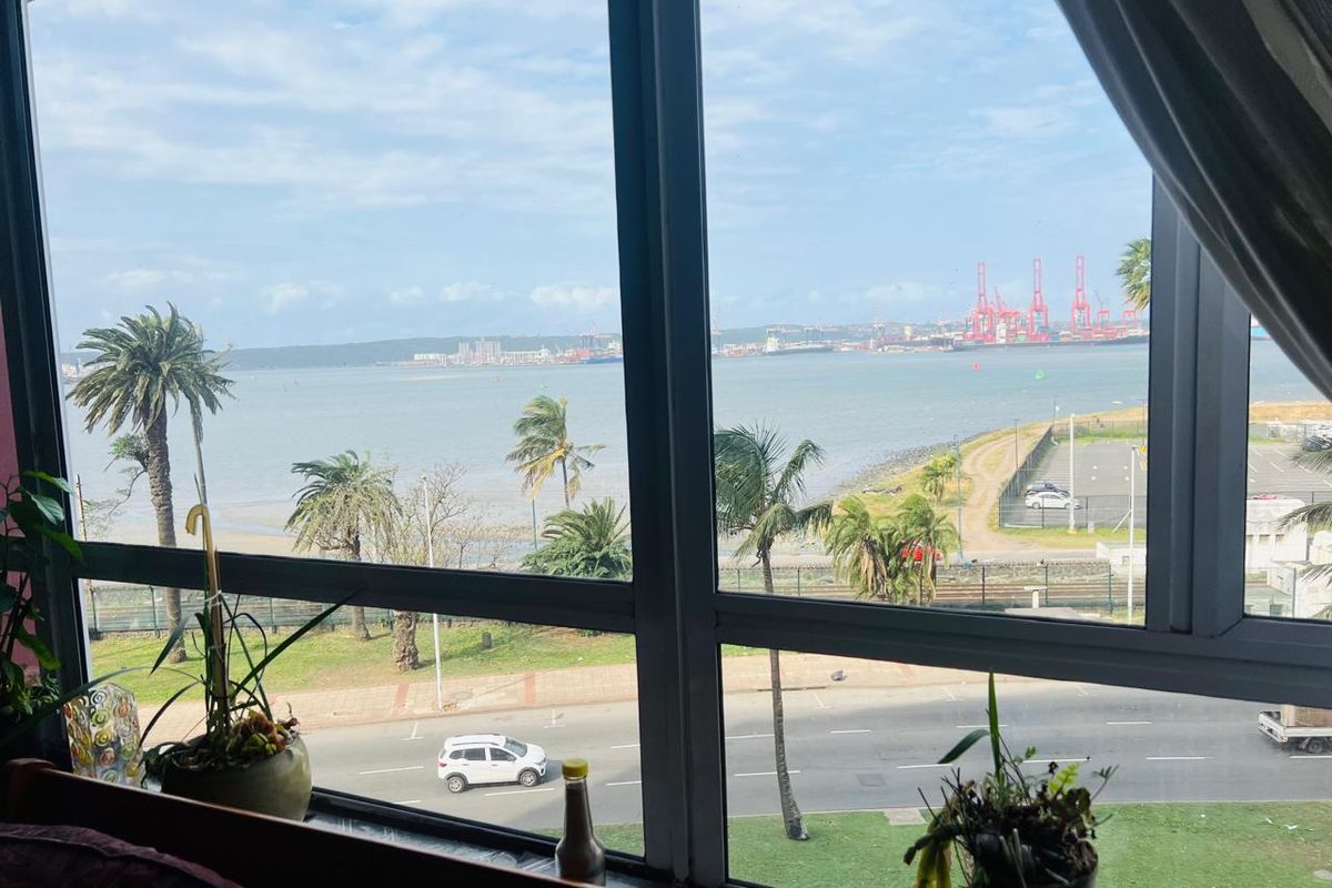 A Studio Apartment For Sale In Durban Central, Durban - Photo 2