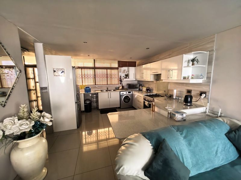 2 Bedrooms, 1.5 Bathroom Apartment For Sale In North Beach, Durban - Photo 7
