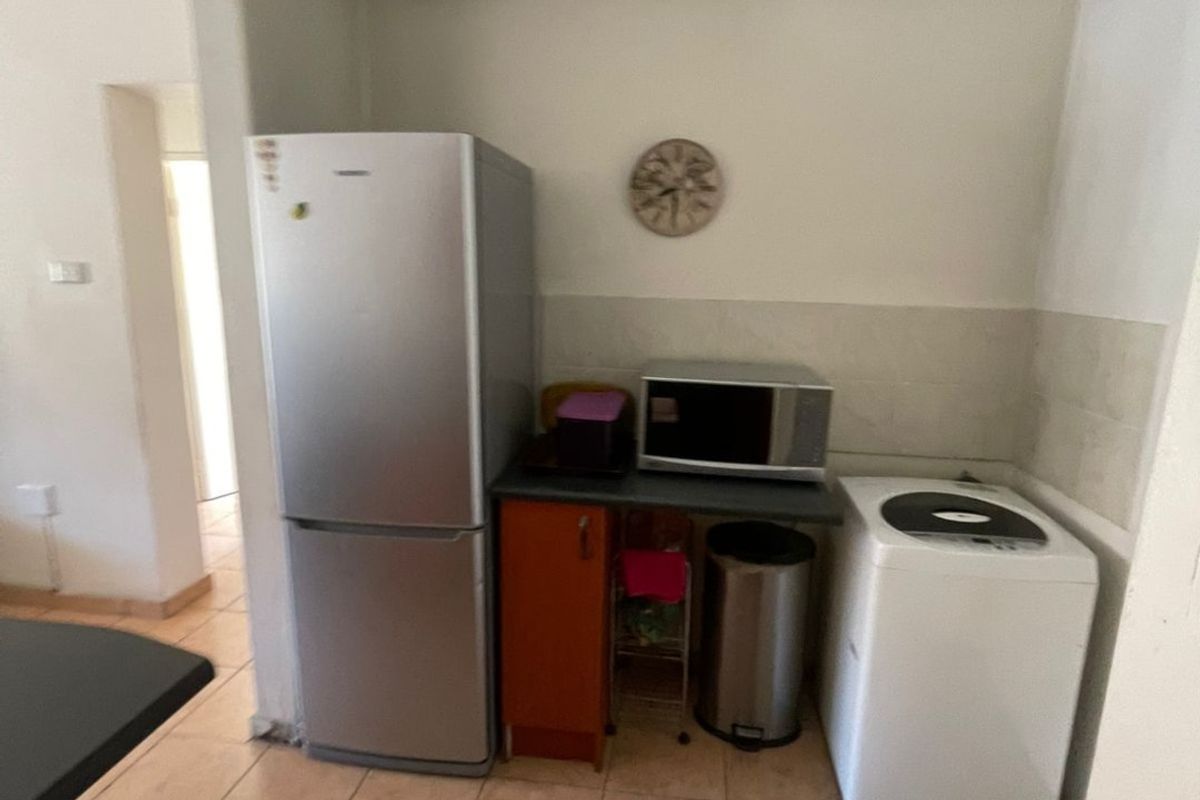 TWO BEDROOMS AND TWO BATHROOMS - Photo 5