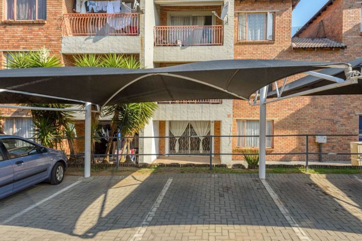 TWO BEDROOMS AND TWO BATHROOMS - Photo 2