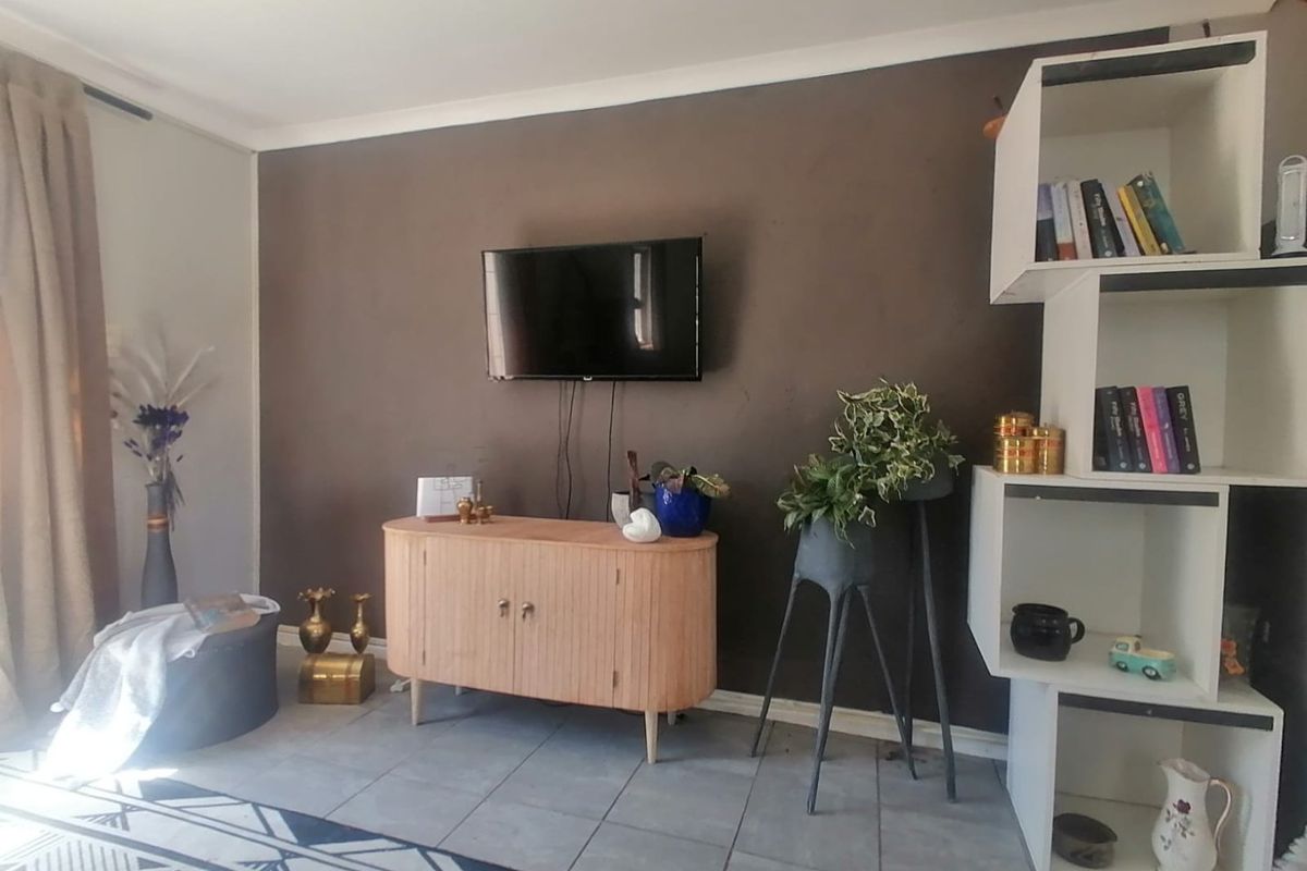 2 bedroom Home - Photo 4