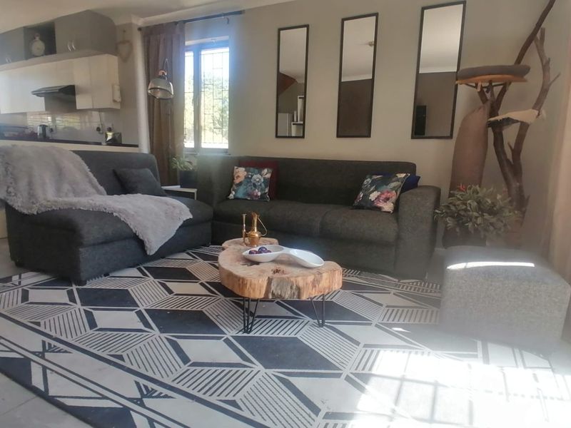 2 bedroom Home - Photo 3