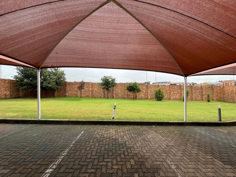 Spacious 2-Bedroom Simplex with Study and Modern Kitchen - Photo 6