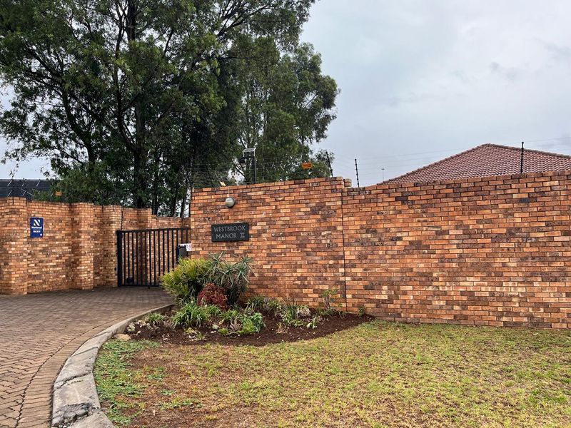 Spacious 2-Bedroom Simplex with Study and Modern Kitchen - Photo 9