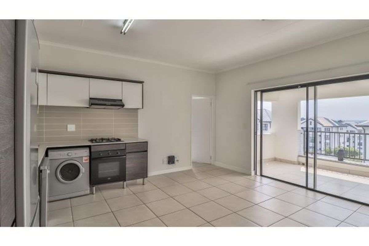 Modern 1-Bedroom Townhouse with Excellent Amenities - Photo 5