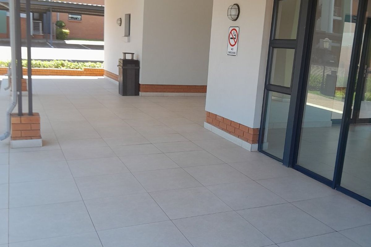 "Modern 1-Bed Flat: Comfort & Convenience!" - Photo 5