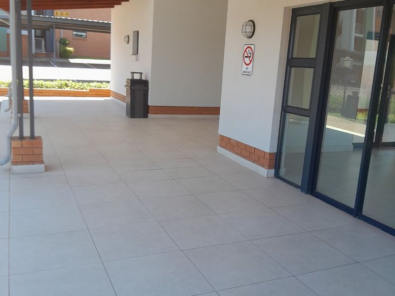 "Modern 1-Bed Flat: Comfort & Convenience!" - Photo 5