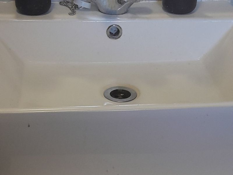 "Modern 1-Bed Flat: Comfort & Convenience!" - Photo 6