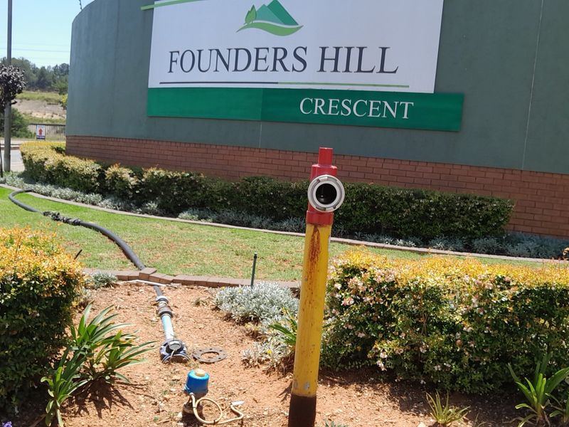 "Modern 1-Bed Flat: Comfort & Convenience!" - Photo 4