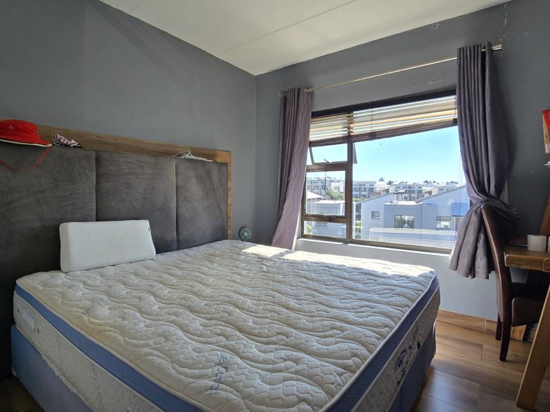 Secure 2-Bedroom Townhouse in Estate Setting - Photo 4