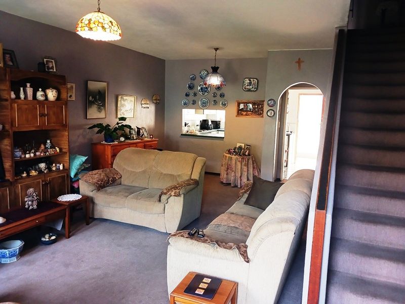 Neat and Spacious 2-Bedroom Duplex for Sale - Photo 2