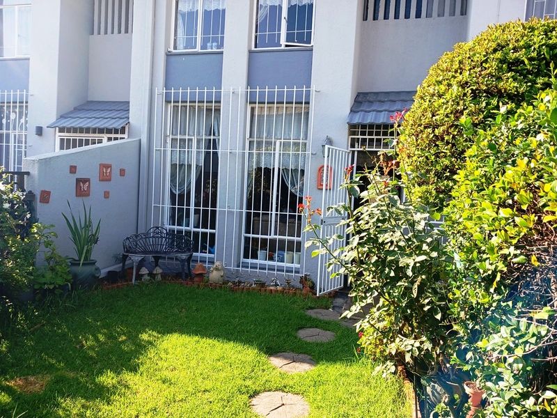 Neat and Spacious 2-Bedroom Duplex for Sale - Photo 6