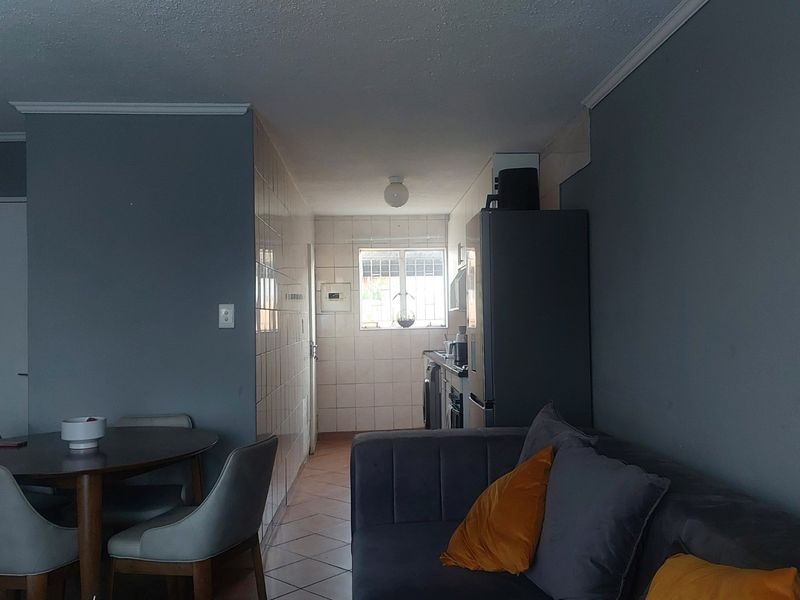 2 bedroom 1 bathroom Ground floor unit up for grabs  - Photo 4