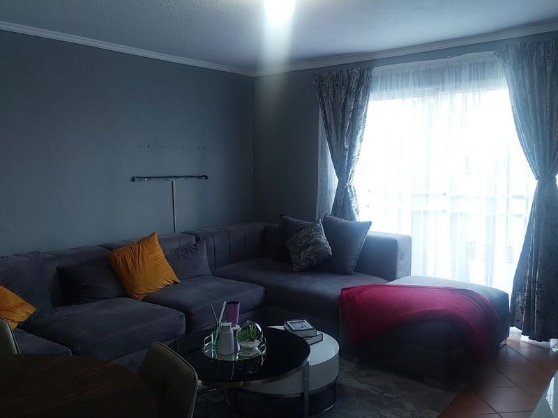 2 bedroom 1 bathroom Ground floor unit up for grabs  - Photo 10