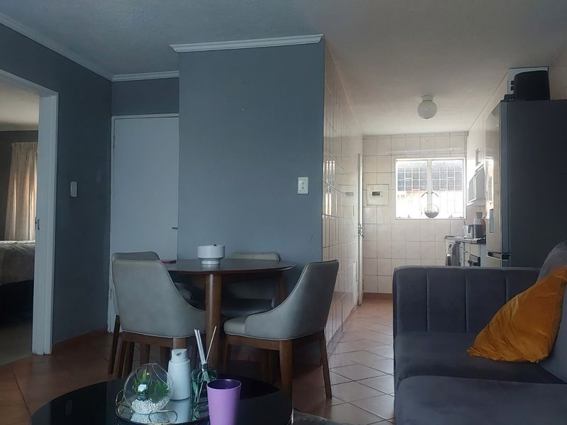 2 bedroom 1 bathroom Ground floor unit up for grabs  - Photo 6