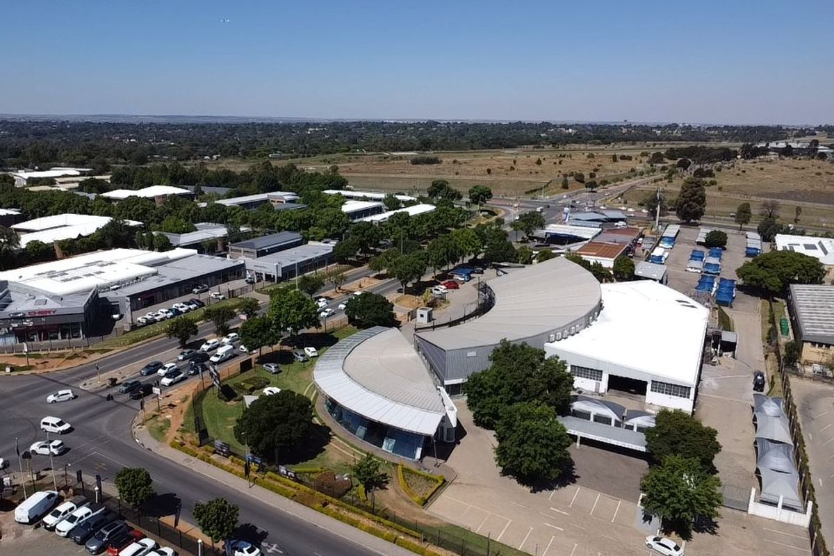 FOR SALE: Iconic High-Exposure Car Dealership – Randjespark, Midrand - Photo 2