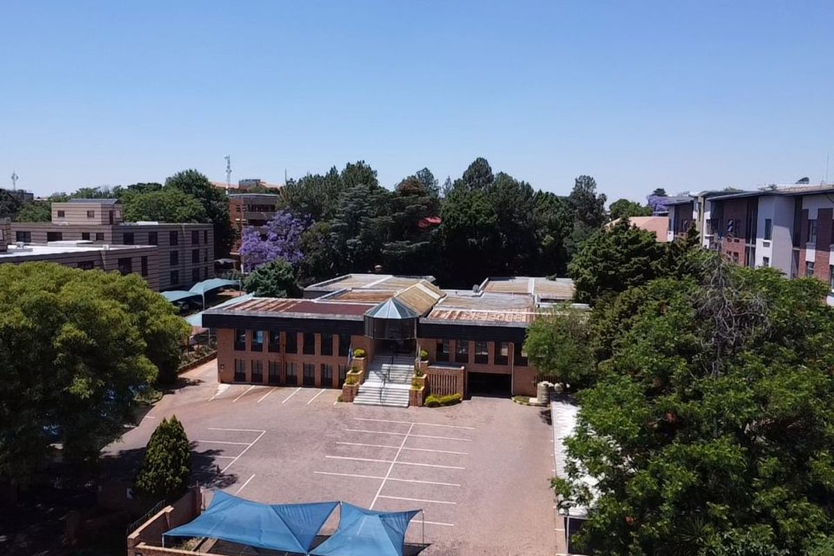 Stand-Alone Commercial Property For Sale – Ferndale, Randburg - Photo 2