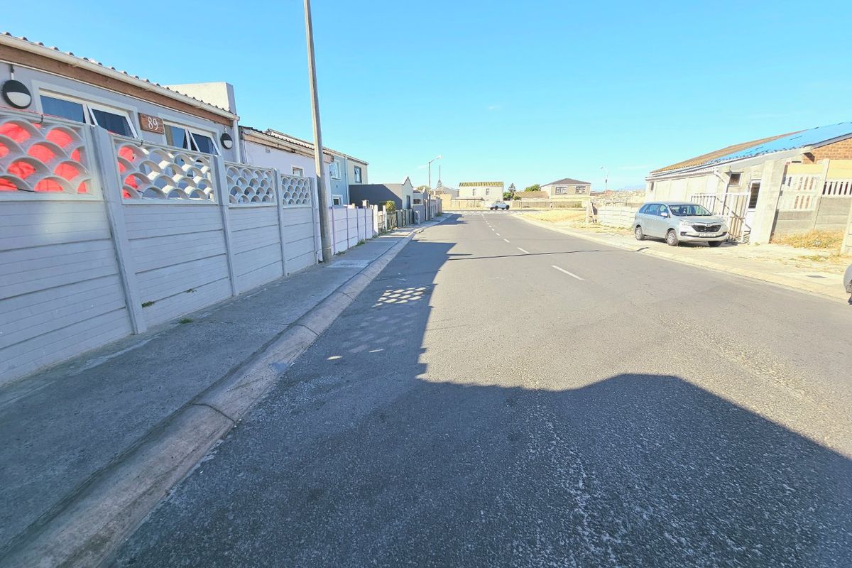 Lovely four bedroom family home  - Photo 4