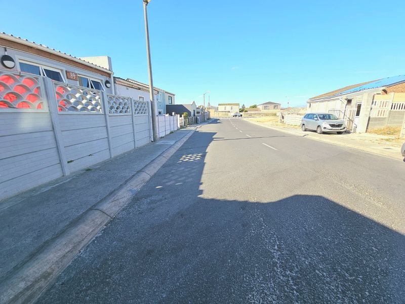 Lovely four bedroom family home  - Photo 4