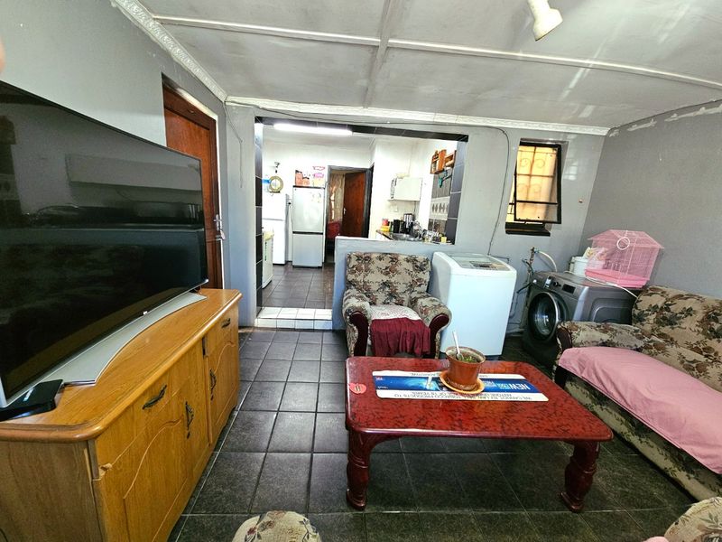 Lovely four bedroom family home  - Photo 9