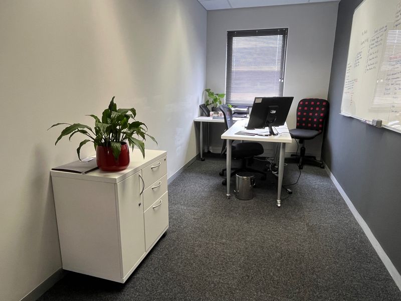 344m2 A-grade, office available FOR LEASE adjacent to the Kenilworth Race Course - Photo 9