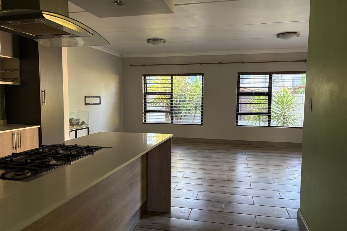 3 Bedroom Ground floor apartment for Rental in Carlswald  - Photo 4