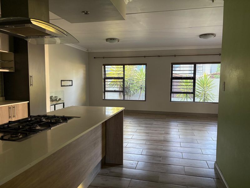 3 Bedroom Ground floor apartment for Rental in Carlswald  - Photo 4