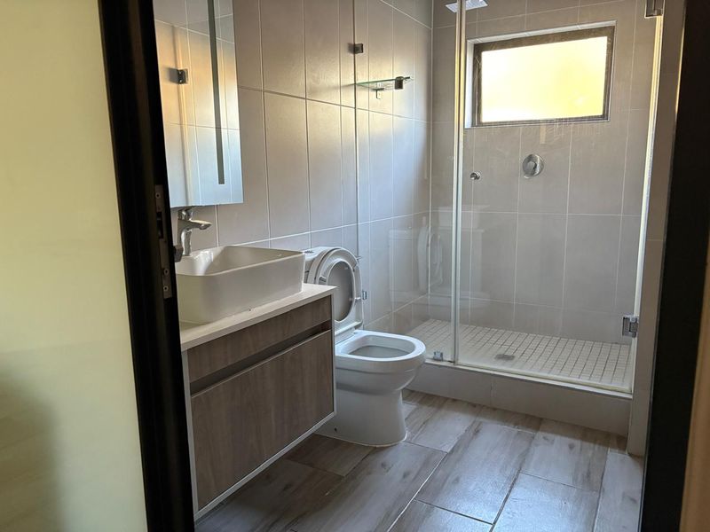 3 Bedroom Ground floor apartment for Rental in Carlswald  - Photo 10