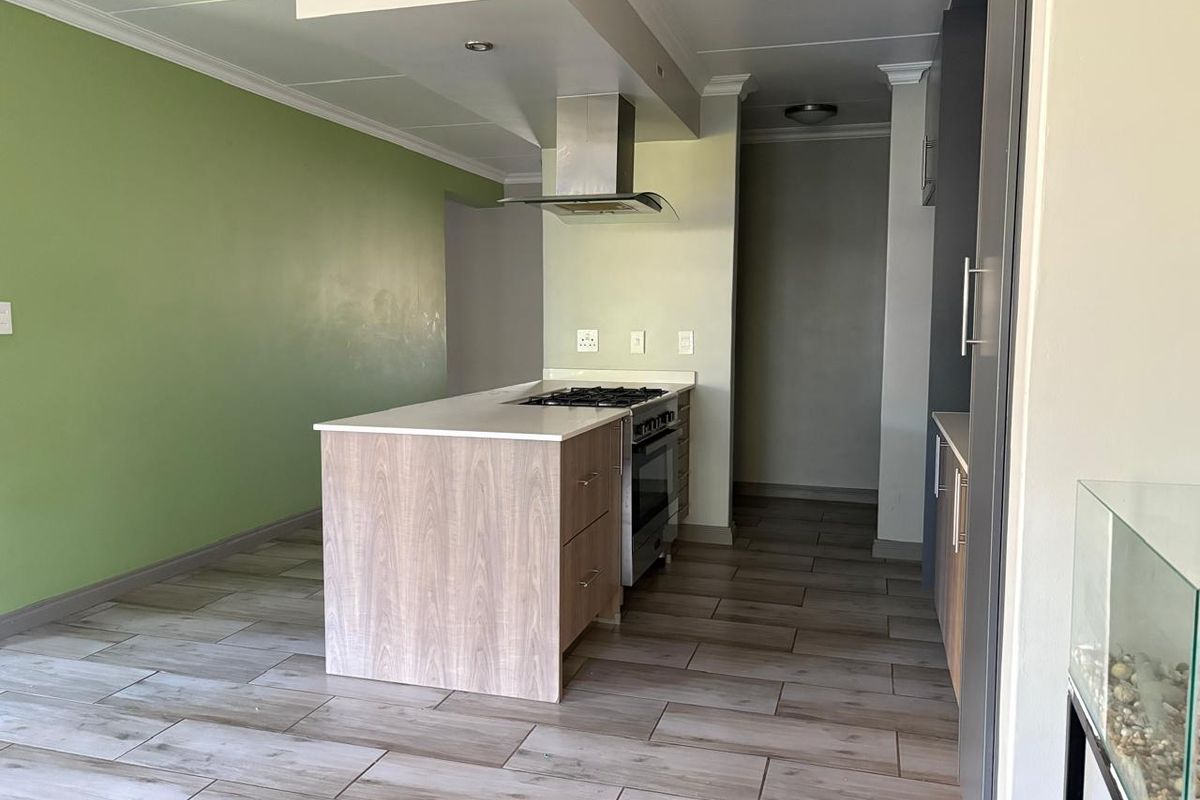 3 Bedroom Ground floor apartment for Rental in Carlswald  - Photo 3