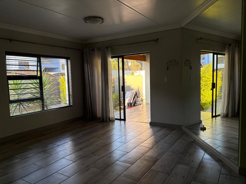 3 Bedroom Ground floor apartment for Rental in Carlswald  - Photo 6