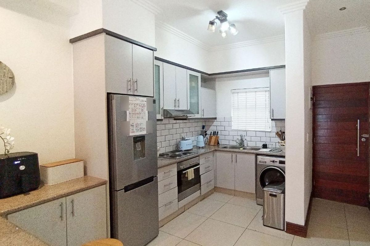 Luxury Apartment in Prime Umhlanga Location - Photo 3