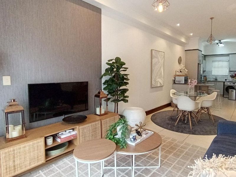 Luxury Apartment in Prime Umhlanga Location - Photo 5