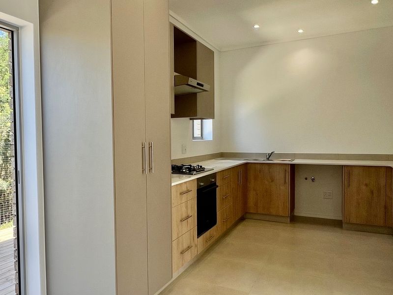 NEW THREE BEDROOM HOME IN DIEPKLOOF, MOOIKLOOF COUNTRY ESTATE, GEORGE - Photo 5