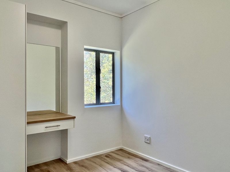 NEW THREE BEDROOM HOME IN DIEPKLOOF, MOOIKLOOF COUNTRY ESTATE, GEORGE - Photo 9