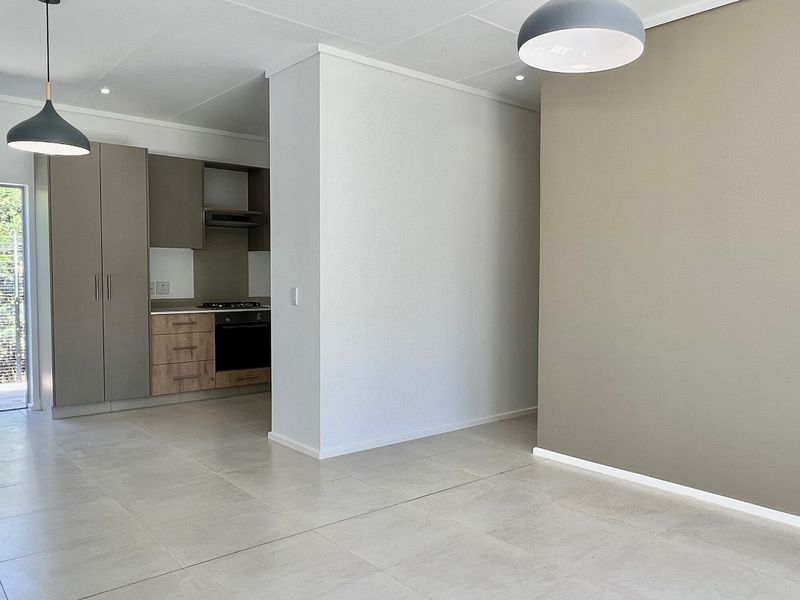 NEW THREE BEDROOM HOME IN DIEPKLOOF, MOOIKLOOF COUNTRY ESTATE, GEORGE - Photo 2