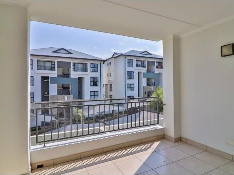 Modern 3-Bed Home with Pool and 24-Hour Security - Photo 8