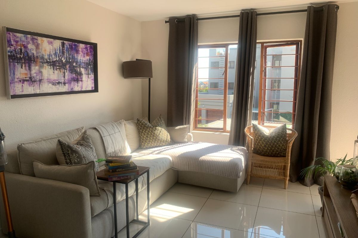 Renovated 1-Bedroom Flat with Modern Amenities" - Photo 2