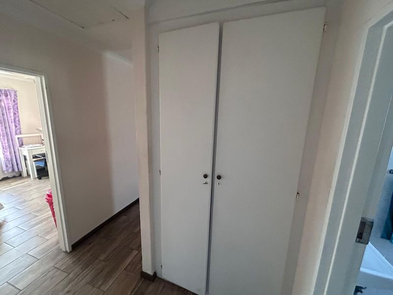 Charming 3-Bedroom Duplex with Modern Comforts in Secure Complex - Photo 9