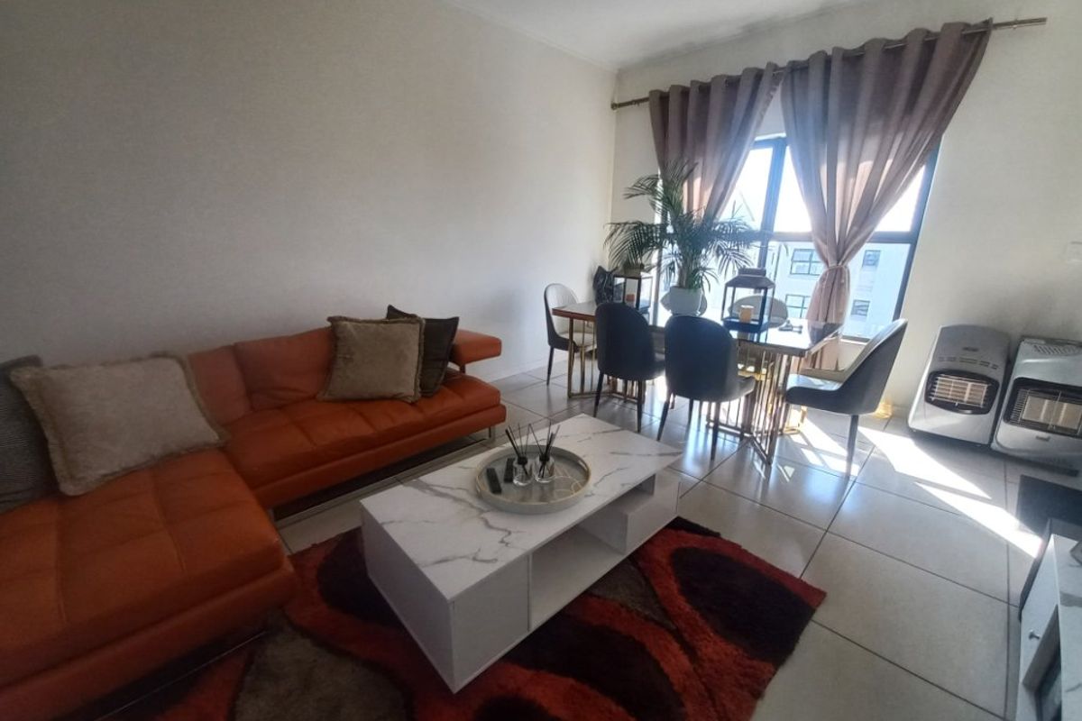 2 Bed Flat – Modern Comfort in a Pet-Friendly Complex - Photo 3