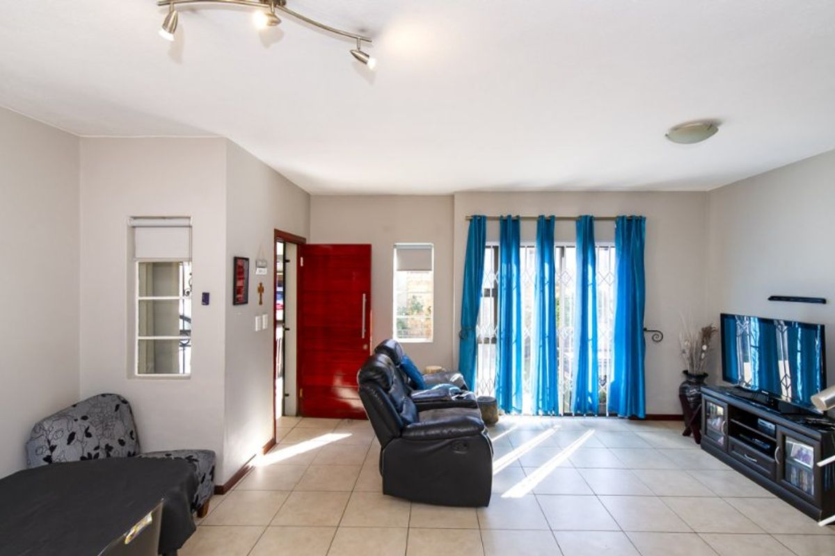 Comfortable living - Photo 5