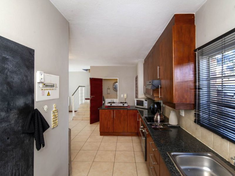 Comfortable living - Photo 4