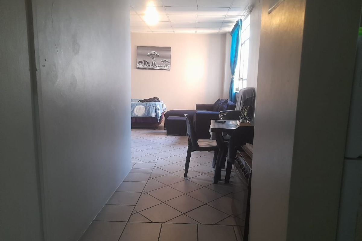 1 Bedroom, 1 Bathroom For Sale In Durban Central, Durban - Photo 3