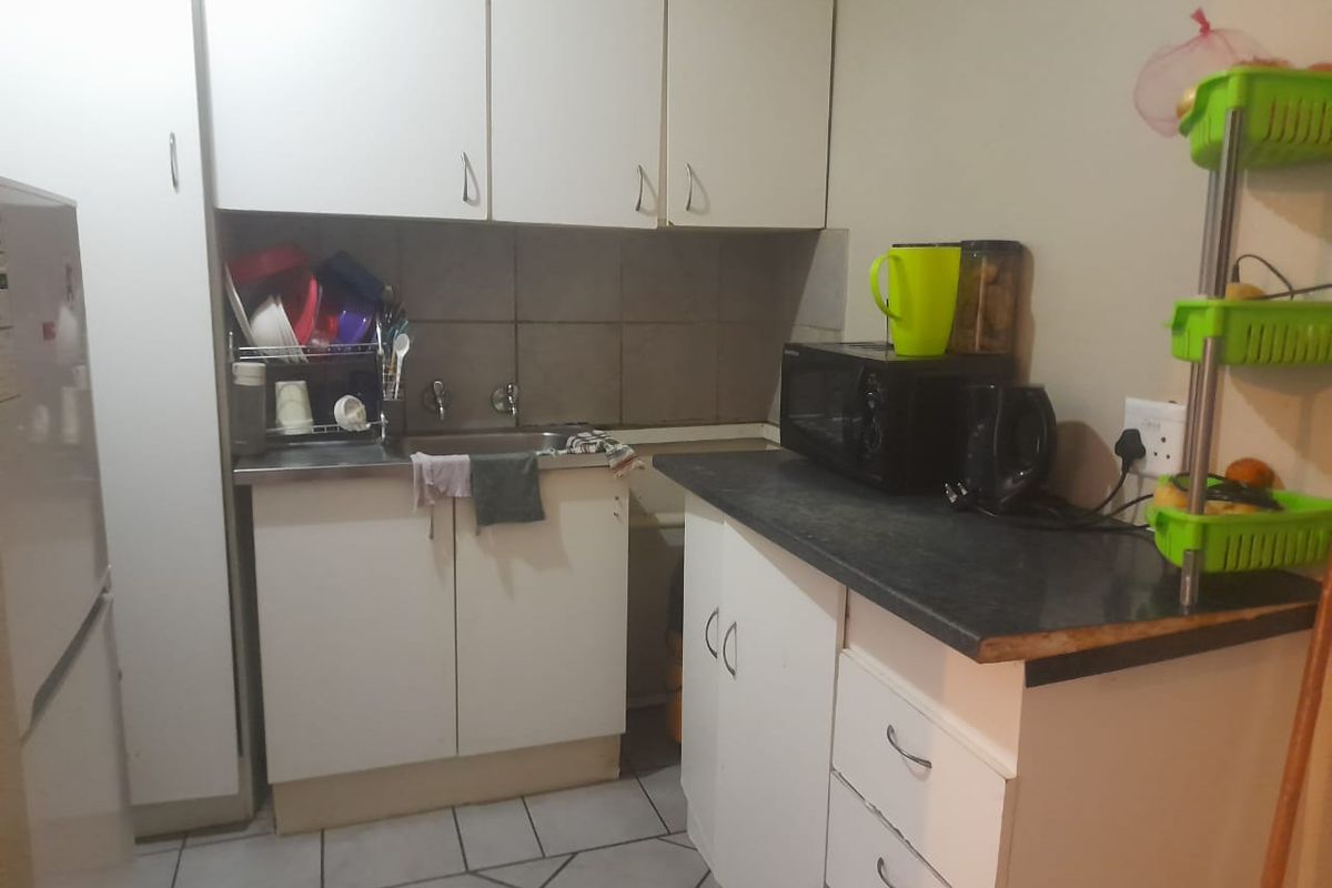 1 Bedroom, 1 Bathroom For Sale In Durban Central, Durban - Photo 2